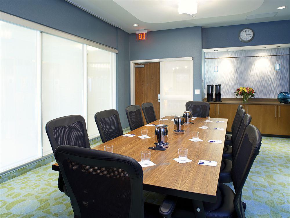 Springhill Suites By Marriott Chicago Waukegan/Gurnee Konforlar fotoğraf